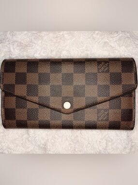 Louis Vuitton Sarah Wallet in Damier Ebene